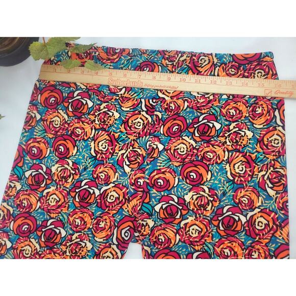 LuLaRoe Leggings TC Tall & Curvy Butter Soft Red Floral Print Womens Plus Size - Picture 3 of 6